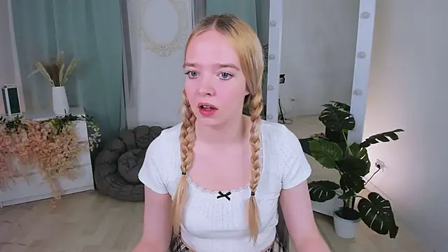 BellaMontgomery online show from November 4, 10:31 pm