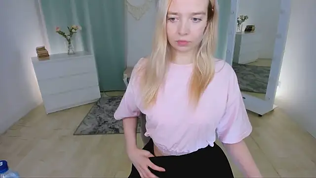 BellaMontgomery online show from August 2, 10:52 pm