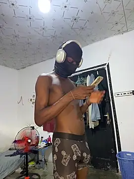 Jaydemasked online show from May 1, 10:53 am