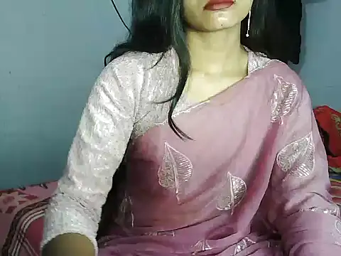 ROSE GOLDE online show from January 6, 4:38 am