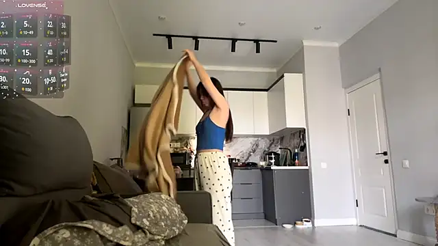 Wow Akemi online show from September 10, 9:53 am