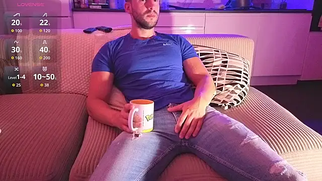 Snapshot of boiteasex chatting on June 24, 4:33 am boiteasex online show from June 24, 4:33 am