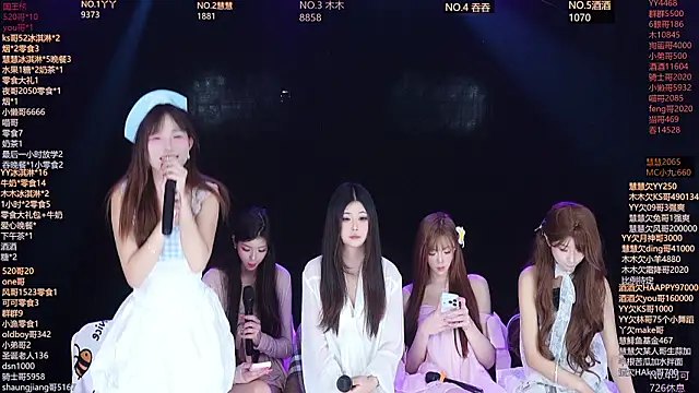 EYgirl222 online show from March 12, 7:36 am