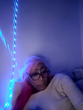 iamlalamilano online show from March 8, 11:19 pm