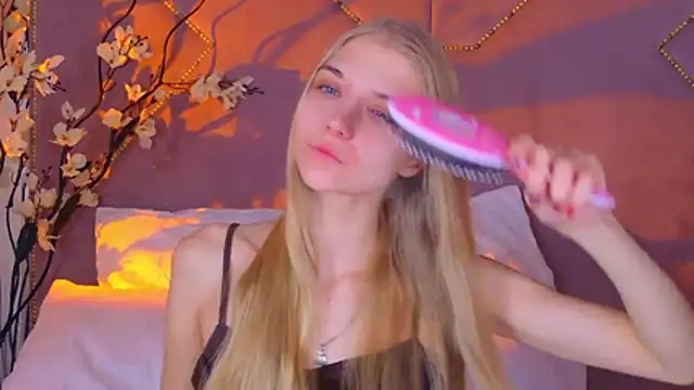 Snapshot of 4example_Chloe chatting on November 6, 10:27 am 4example Chloe online show from November 6, 10:27 am