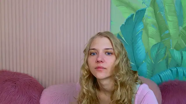 4example Chloe online show from April 24, 5:32 am