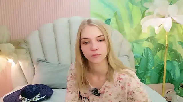 4example Chloe online show from June 21, 5:32 am
