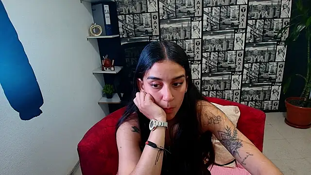 Snapshot of DanielaMonroe chatting on May 19, 9:54 pm DanielaMonroe online show from May 19, 9:54 pm