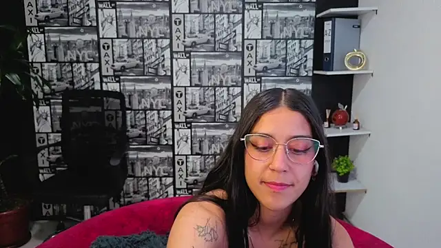 Snapshot of DanielaMonroe chatting on June 14, 12:30 am DanielaMonroe online show from June 14, 12:30 am