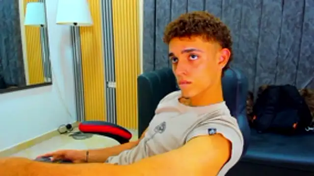 Snapshot of nathan_shimmer chatting on January 8, 9:17 pm nathan shimmer online show from January 8, 9:17 pm