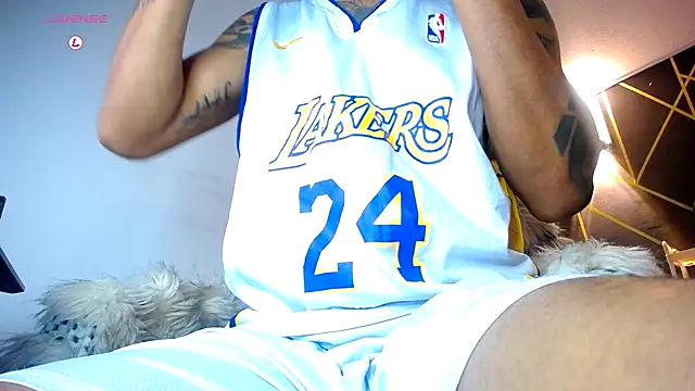 Snapshot of LickMyInk chatting on November 29, 11:35 am LickMyInk online show from November 29, 11:35 am