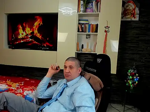 SpartacusDaddy48 online show from January 7, 10:56 pm