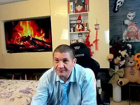 SpartacusDaddy48 online show from March 8, 10:35 pm