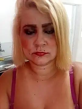 Snapshot of flavinhasensual chatting on November 18, 12:27 am flavinhasensual online show from November 18, 12:27 am