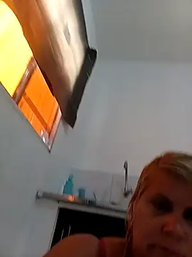 Snapshot of flavinhasensual chatting on November 30, 2:10 pm flavinhasensual online show from November 30, 2:10 pm