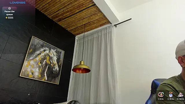 Maximo Wolff online show from October 24, 8:27 pm