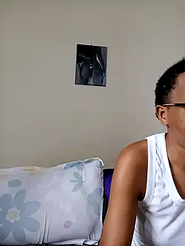 Snapshot of Miss-Hennessy chatting on April 27, 10:46 am Miss-Hennessy online show from April 27, 10:46 am