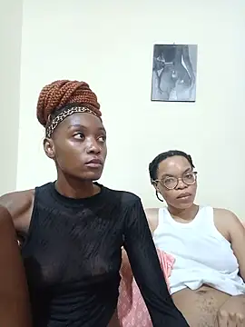 Snapshot of Miss-Hennessy chatting on May 19, 1:56 am Miss-Hennessy online show from May 19, 1:56 am