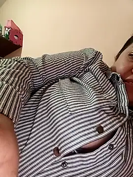 Caroomoom27 online show from November 26, 3:18 am