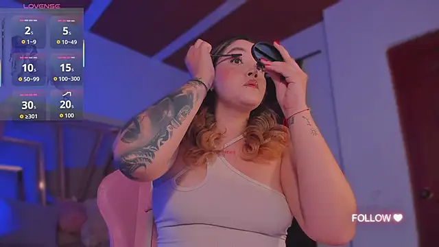 Snapshot of lunaarose chatting on November 8, 5:34 pm lunaarose online show from November 8, 5:34 pm