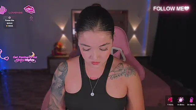 Snapshot of lunaarose chatting on November 21, 1:48 am lunaarose online show from November 21, 1:48 am