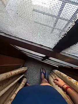 Snapshot of desir3dlund chatting on March 3, 7:03 am desir3dlund online show from March 3, 7:03 am