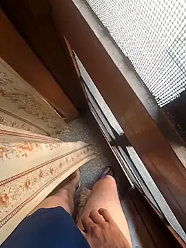 Snapshot of desir3dlund chatting on March 4, 10:54 am desir3dlund online show from March 4, 10:54 am