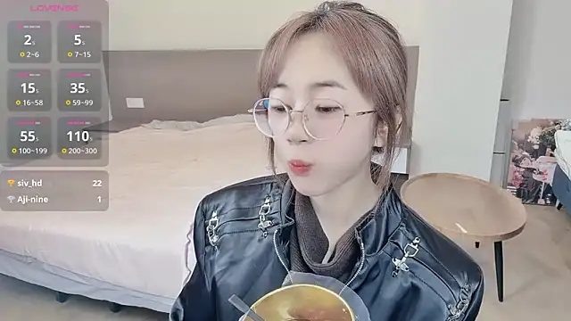 nini a online show from November 20, 10:26 am