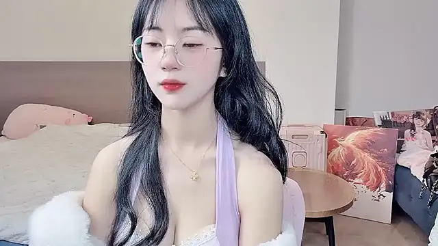 nini a online show from February 11, 11:48 am