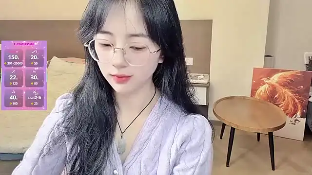 nini a online show from March 11, 9:15 am