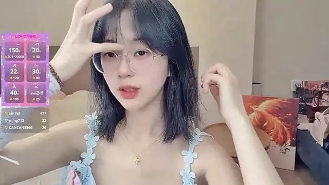 Snapshot of nini_a chatting on April 6, 4:46 am nini a online show from April 6, 4:46 am