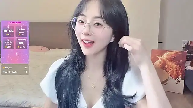 Snapshot of nini_a chatting on April 10, 11:48 am nini a online show from April 10, 11:48 am