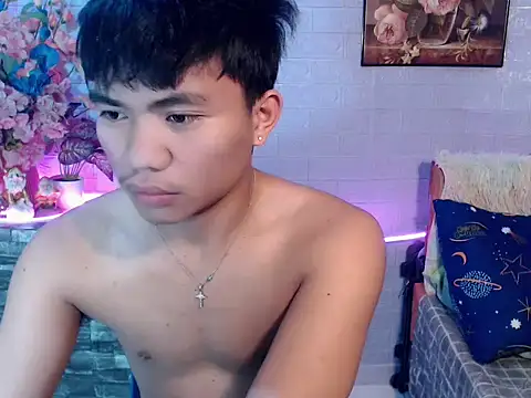 mostwantedtwink online show from June 17, 12:29 pm
