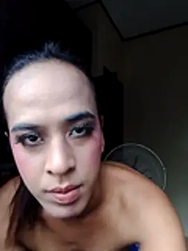 Snapshot of Yourscarlette_Slut chatting on November 22, 6:01 am Yourscarlette Slut online show from November 22, 6:01 am