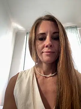 LucieMack online show from September 10, 9:09 am