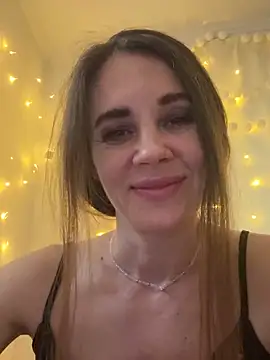 LucieMack online show from February 3, 2:11 pm