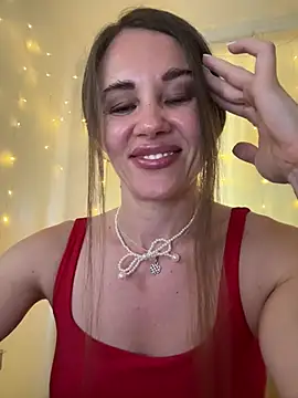 LucieMack online show from July 6, 3:36 pm
