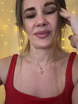 LucieMack online show from July 12, 5:04 pm
