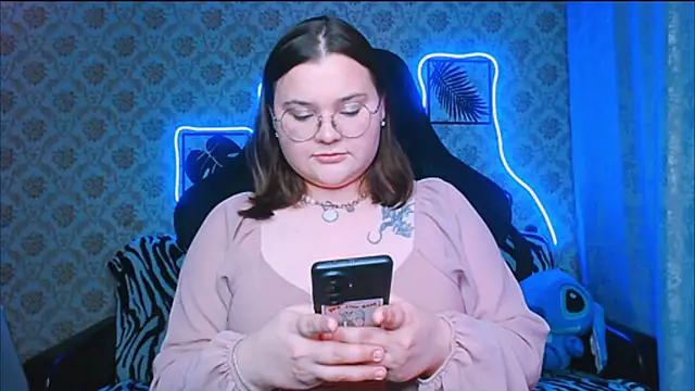 InLoveWithLife26 online show from September 29, 7:40 pm