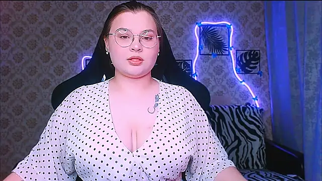 InLoveWithLife26 online show from January 9, 7:26 pm