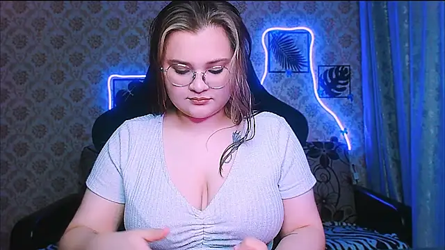 InLoveWithLife26 online show from May 31, 5:31 pm