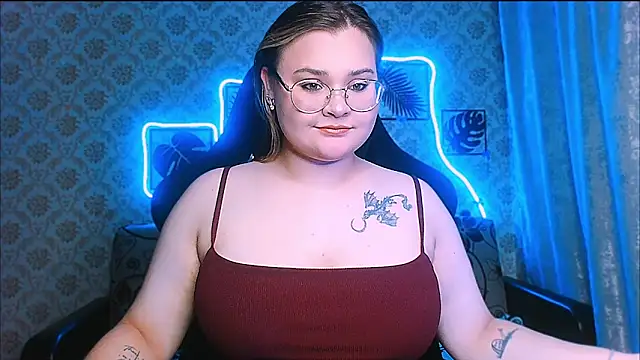 InLoveWithLife26 online show from July 25, 7:55 pm