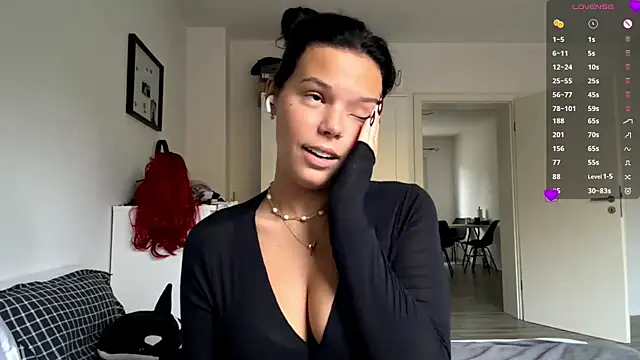 Snapshot of MaydaCornwall chatting on October 22, 7:08 am MaydaCornwall online show from October 22, 7:08 am