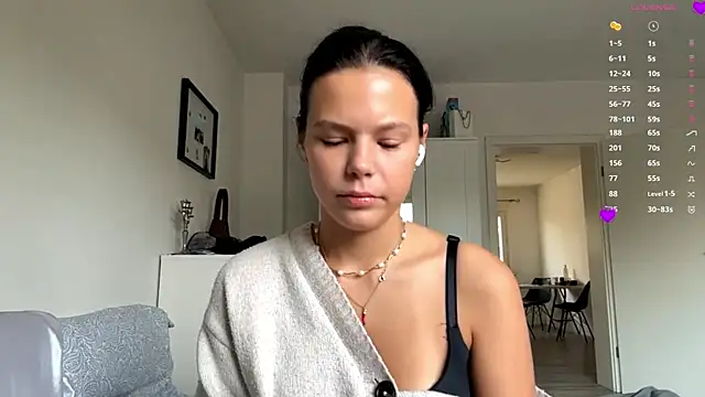 Snapshot of MaydaCornwall chatting on November 12, 8:04 am MaydaCornwall online show from November 12, 8:04 am