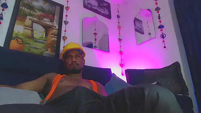 Snapshot of ElCaballeroNegro24 chatting on February 24, 4:10 am ElCaballeroNegro24 online show from February 24, 4:10 am