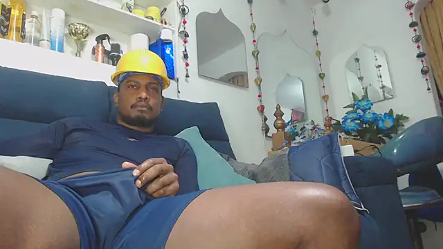 Snapshot of ElCaballeroNegro24 chatting on February 26, 4:06 pm ElCaballeroNegro24 online show from February 26, 4:06 pm