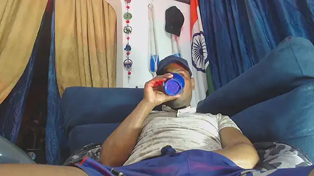 Snapshot of ElCaballeroNegro24 chatting on March 1, 2:02 am ElCaballeroNegro24 online show from March 1, 2:02 am