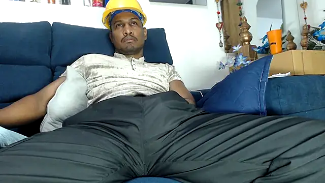 Snapshot of ElCaballeroNegro24 chatting on March 2, 7:10 pm ElCaballeroNegro24 online show from March 2, 7:10 pm