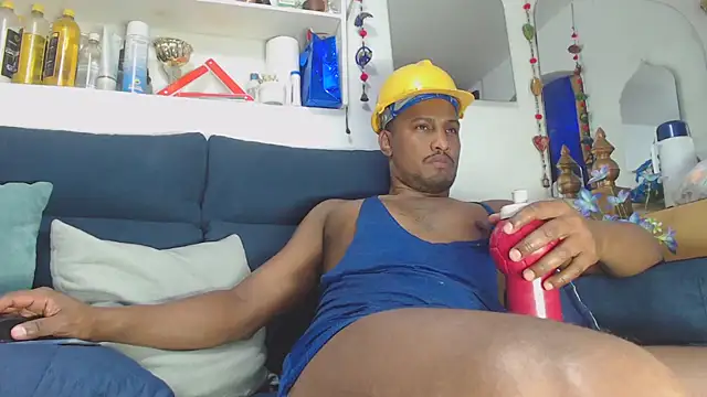 Snapshot of ElCaballeroNegro24 chatting on March 4, 3:34 am ElCaballeroNegro24 online show from March 4, 3:34 am