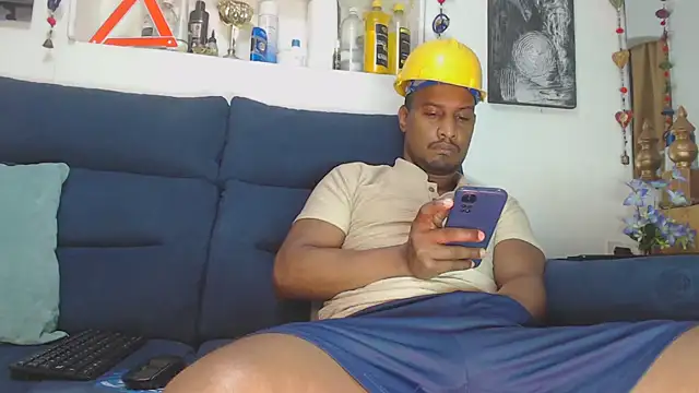 Snapshot of ElCaballeroNegro24 chatting on March 8, 3:27 pm ElCaballeroNegro24 online show from March 8, 3:27 pm